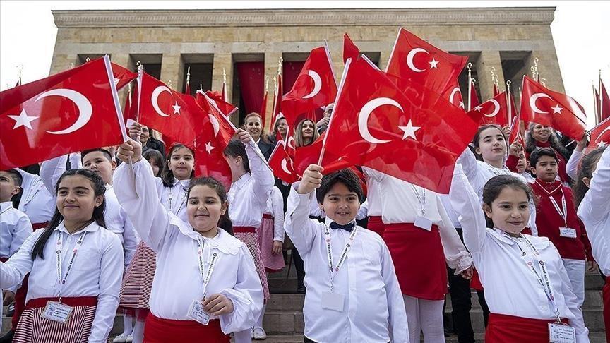 <b>23 Nisan’da Okullar ve Üniversiteler Tatil Mi?</b>“></p>                            <div class=